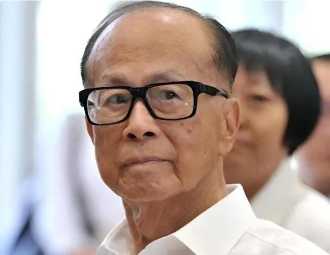 大公报评李嘉诚卖港口 奉劝停止交割