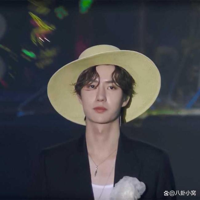王一博疑似离开乐华 合约变动引发猜测